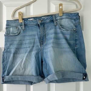 Vigoss Marley Cuffed Jean Shorts - size 16